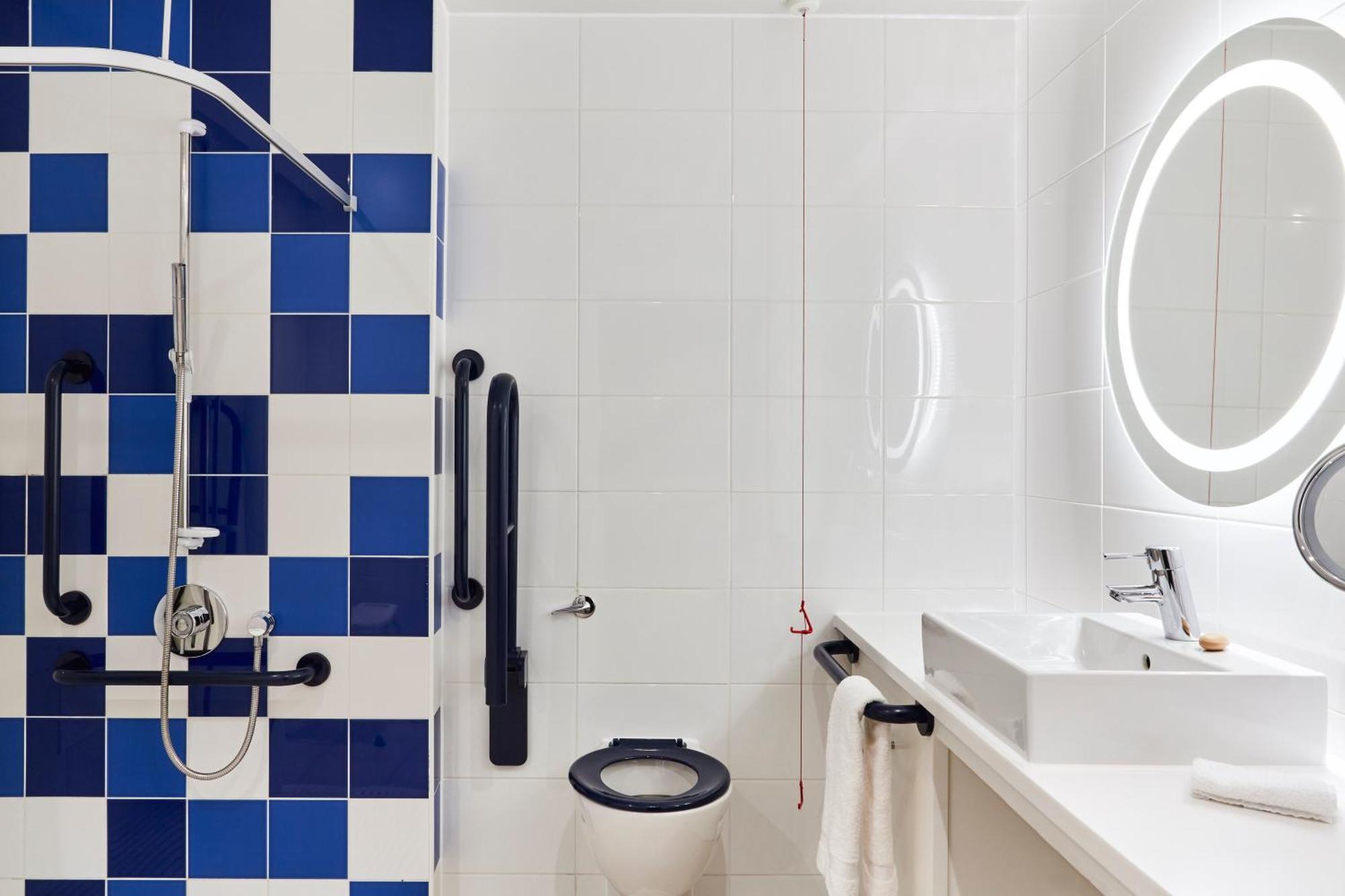 Double Room Disability Access Roll Shower,1274055463:JPEG